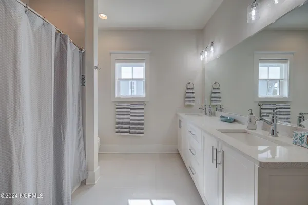 $4,350,000 | 7 Waterfront Circle, Hampstead, NC 28443