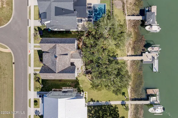 $4,350,000 | 7 Waterfront Circle, Hampstead, NC 28443