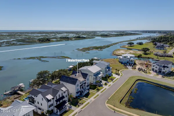 $4,350,000 | 7 Waterfront Circle, Hampstead, NC 28443