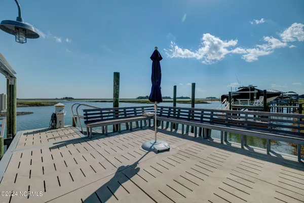 $4,350,000 | 7 Waterfront Circle, Hampstead, NC 28443