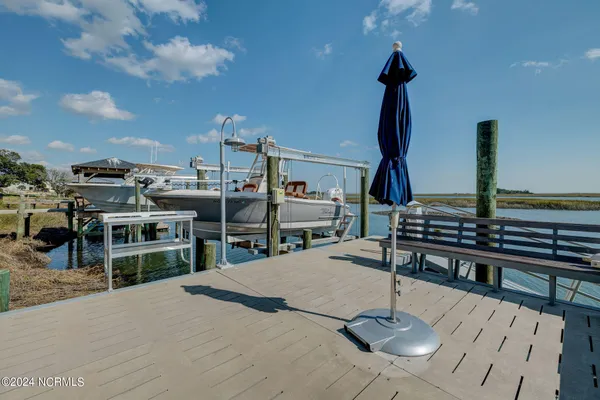 $4,350,000 | 7 Waterfront Circle, Hampstead, NC 28443