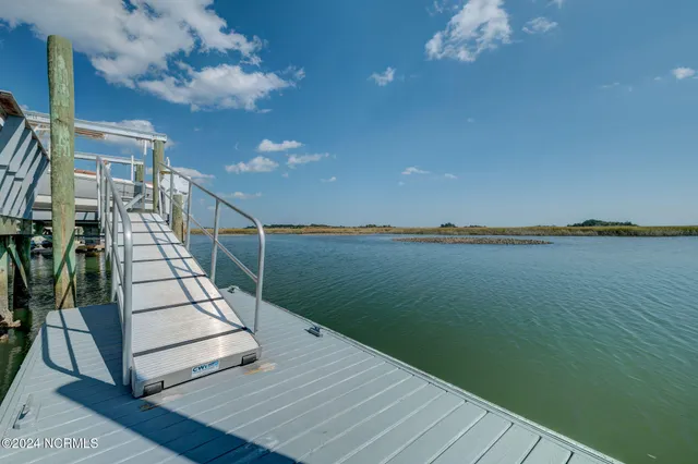 $4,350,000 | 7 Waterfront Circle, Hampstead, NC 28443