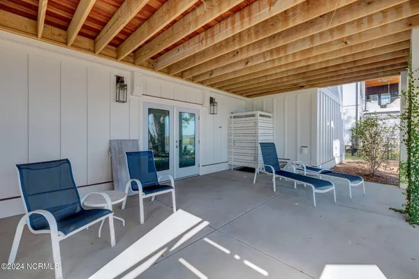 $4,350,000 | 7 Waterfront Circle, Hampstead, NC 28443