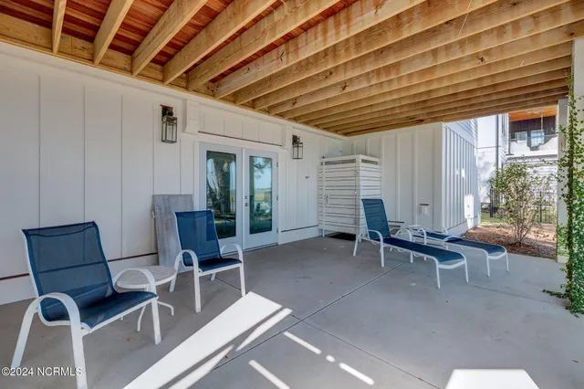 $4,350,000 | 7 Waterfront Circle, Hampstead, NC 28443