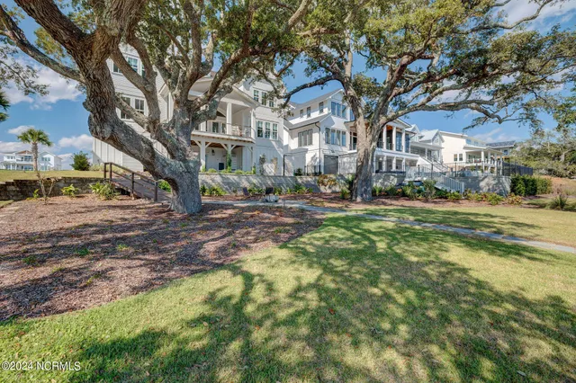 $4,350,000 | 7 Waterfront Circle, Hampstead, NC 28443