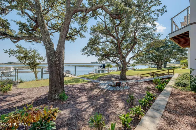 $4,350,000 | 7 Waterfront Circle, Hampstead, NC 28443