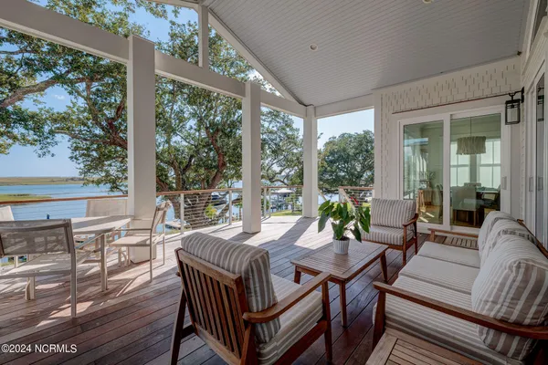 $4,350,000 | 7 Waterfront Circle, Hampstead, NC 28443