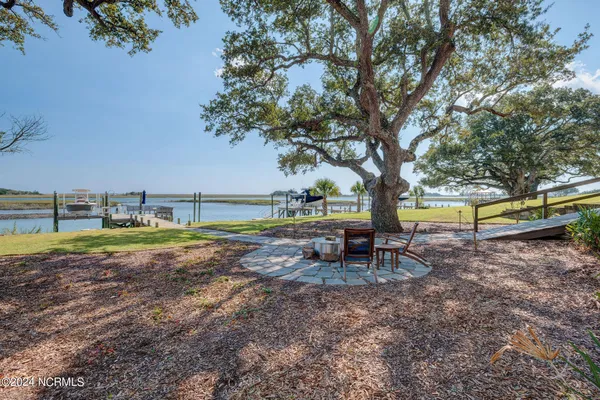 $4,350,000 | 7 Waterfront Circle, Hampstead, NC 28443