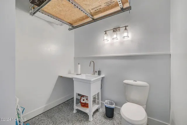 $4,350,000 | 7 Waterfront Circle, Hampstead, NC 28443