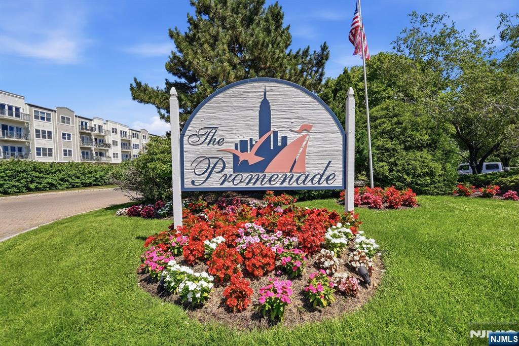 242 The Promenade, Unit 242 Edgewater, NJ 07020 - Photo 34 of 49