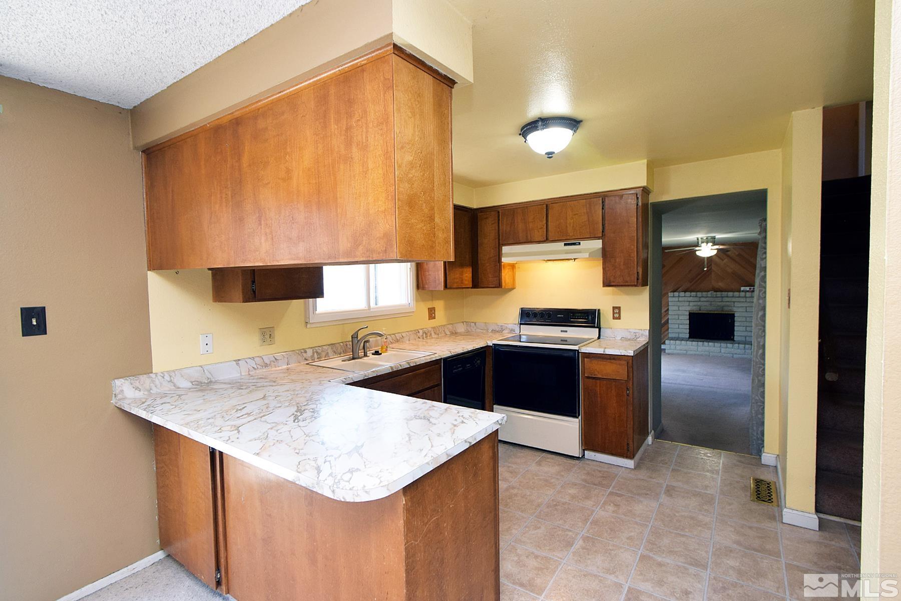 7405 Bluestone Drive Reno, NV 89511 - Photo 3 of 40 Photo 3