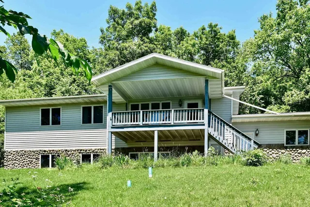 $340,000 | 25476 Highway 248, Minnesota City, MN 55959