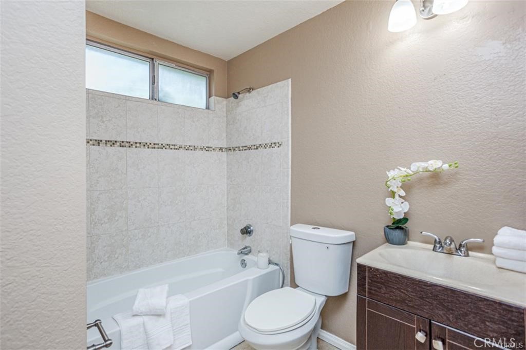 14010 Hillcrest Drive Fontana, CA 92337 - Photo 14 of 21