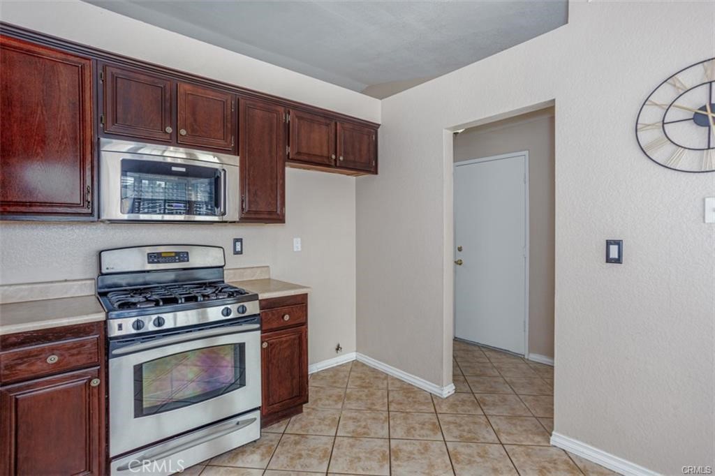 14010 Hillcrest Drive Fontana, CA 92337 - Photo 3 of 21