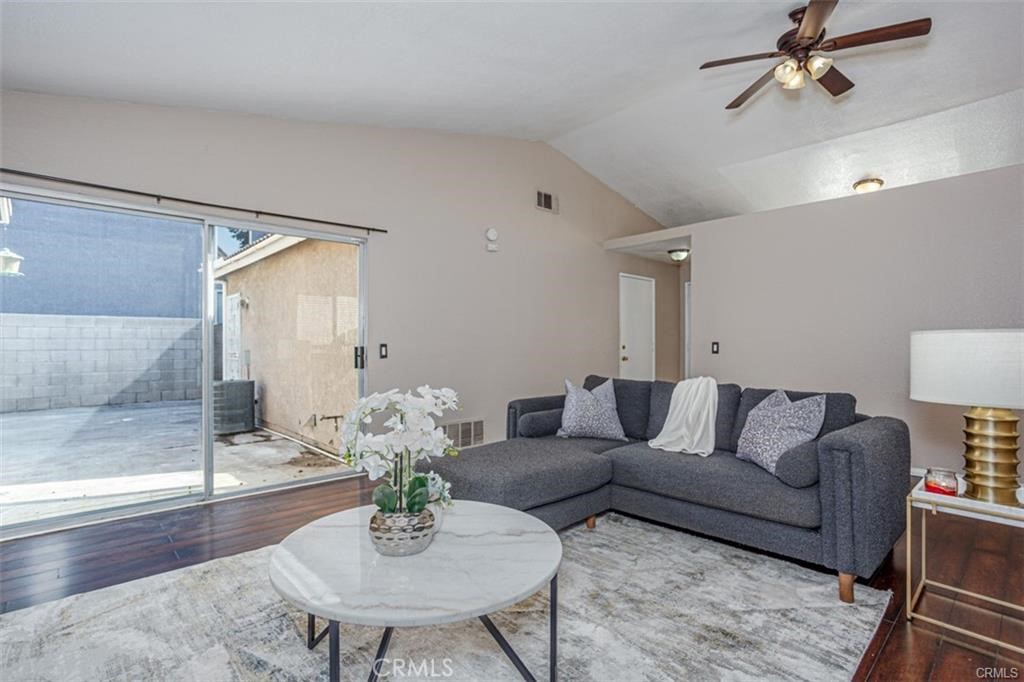 14010 Hillcrest Drive Fontana, CA 92337 - Photo 7 of 21