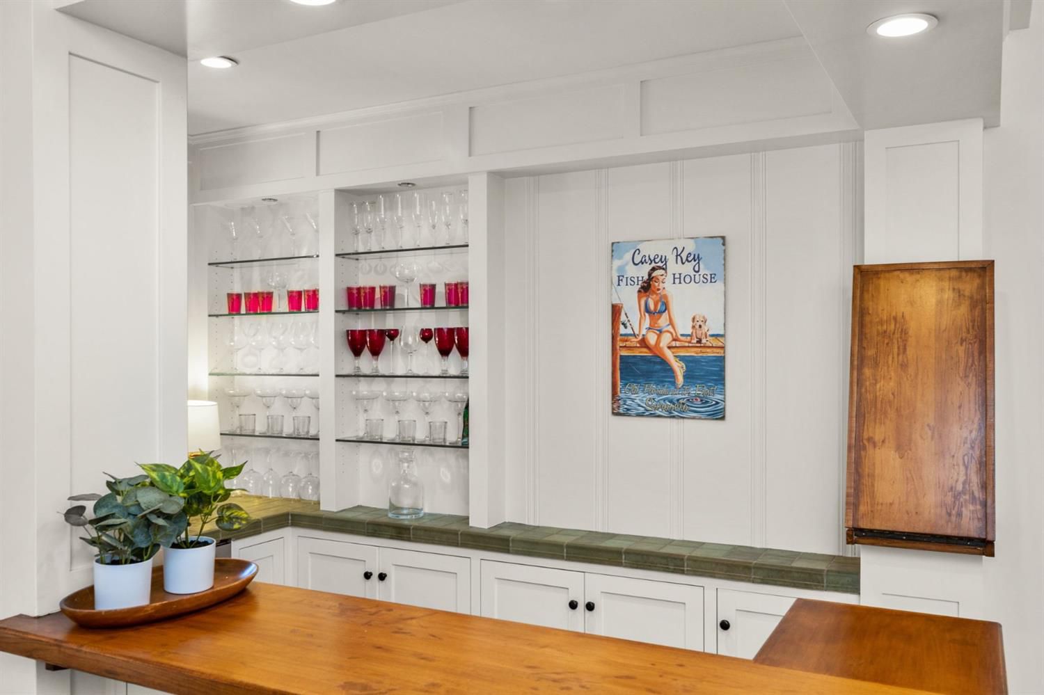 810 El Toro Road Ojai, CA 93023 - Photo 37 of 50 a room with cabinets and wooden floor