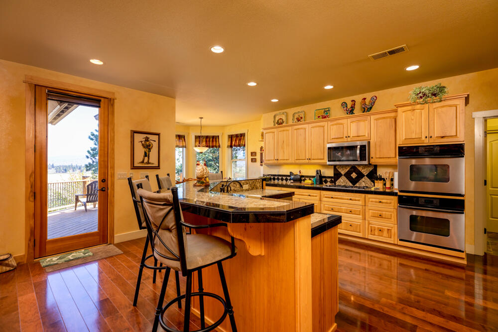 11833 Kestrel Road Klamath Falls, OR 97601 - Photo 20 of 88 12