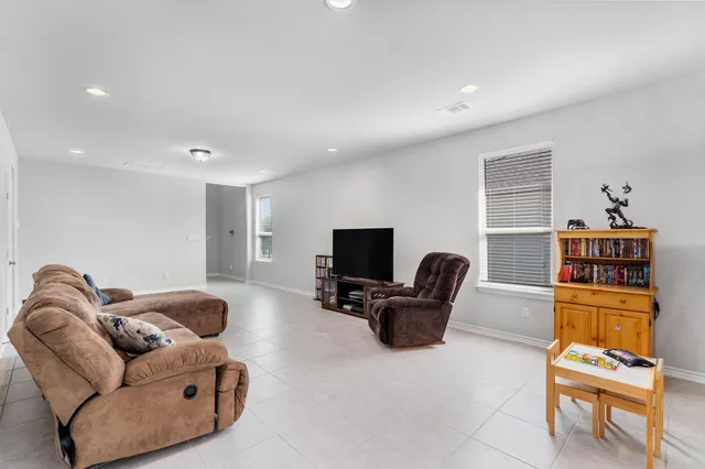 $2,400 | 1148 Kimblewick Drive, Georgetown, TX 78626