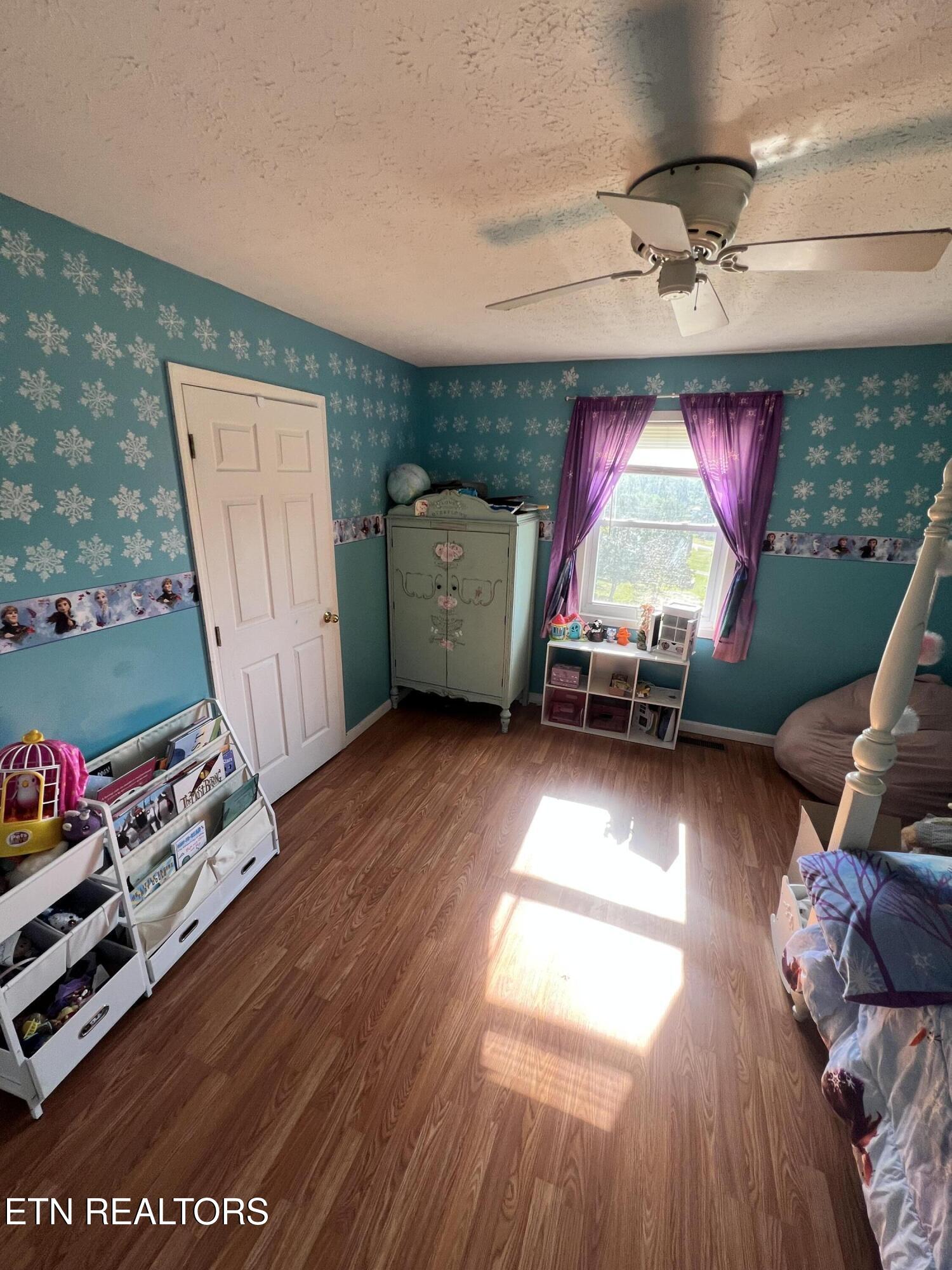 621 South Proctor Boulevard Oneida, TN 37841 - Photo 16 of 24 main level bedroom
