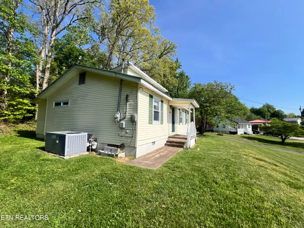 $249,900 | 621 South Proctor Boulevard, Oneida, TN 37841