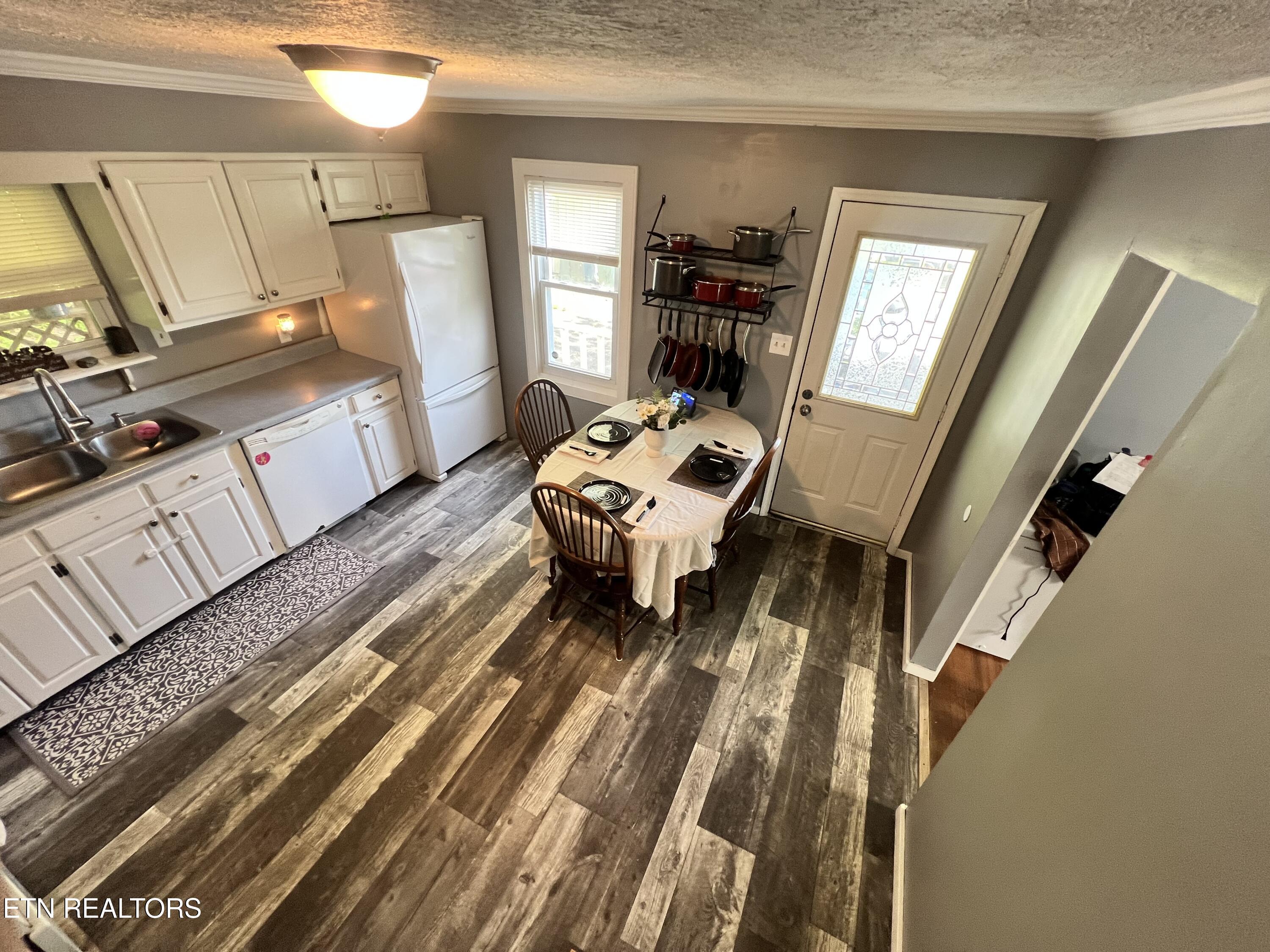 621 South Proctor Boulevard Oneida, TN 37841 - Photo 21 of 24 kitchen