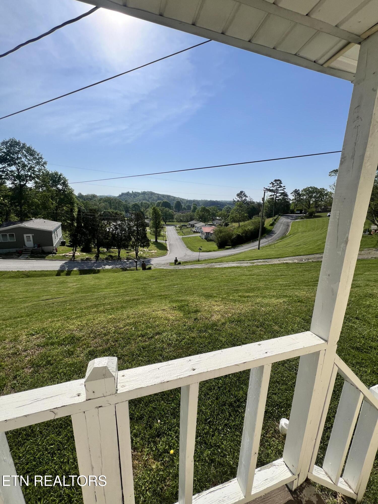 621 South Proctor Boulevard Oneida, TN 37841 - Photo 23 of 24 front porch view
