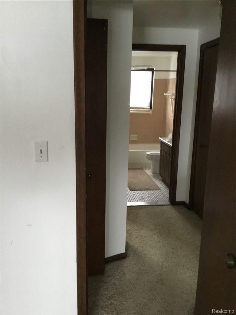 3136 Summers Road, Unit 12 Keego Harbor, MI 48320 - Photo 10 of 12 3ABC2E44-4F7B-4207-8FFB-222198DE2920.jpeg
