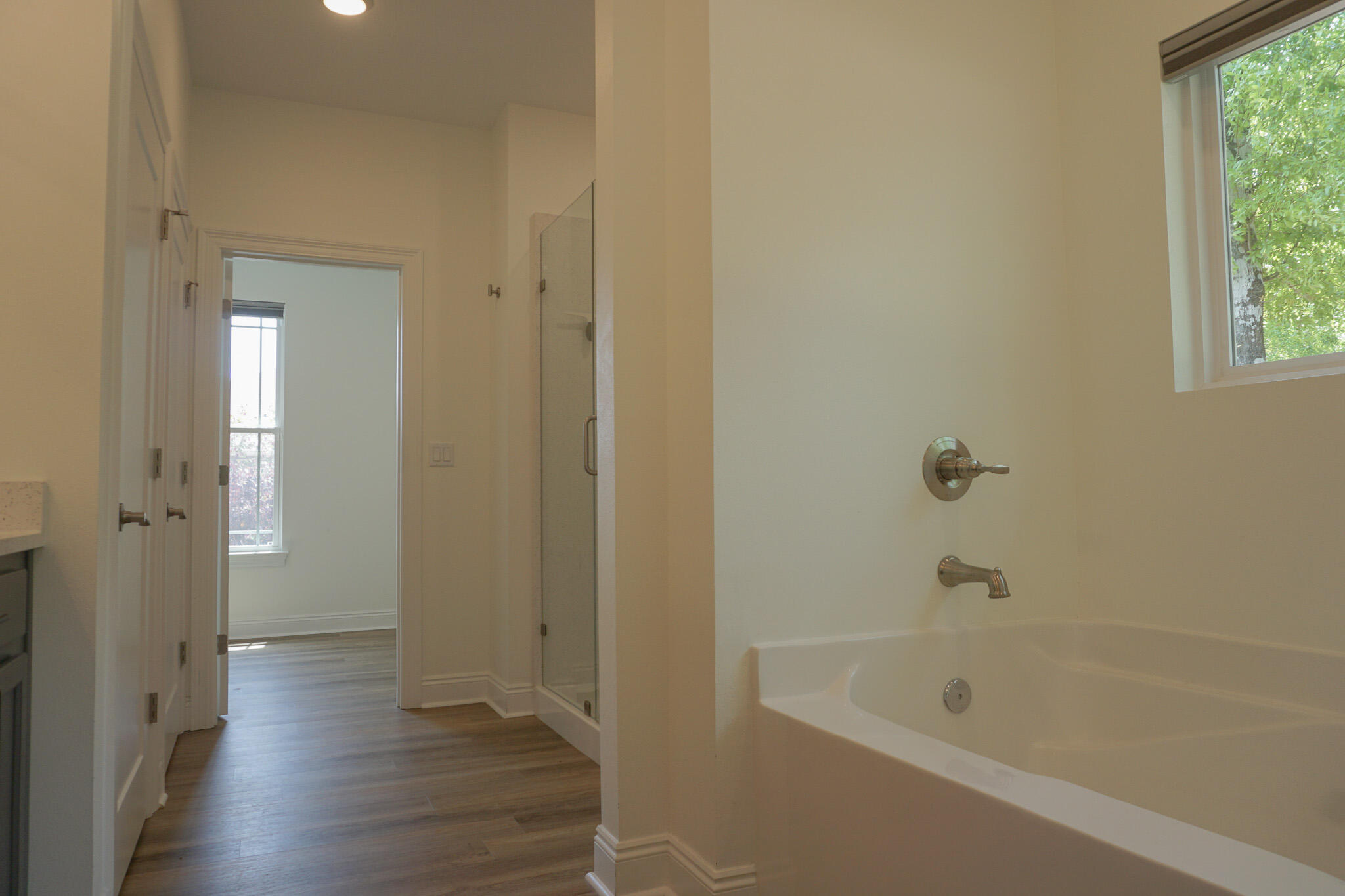 5464 Jenee Court Crestview, FL 32539 - Photo 45 of 63 Soak-in Tub