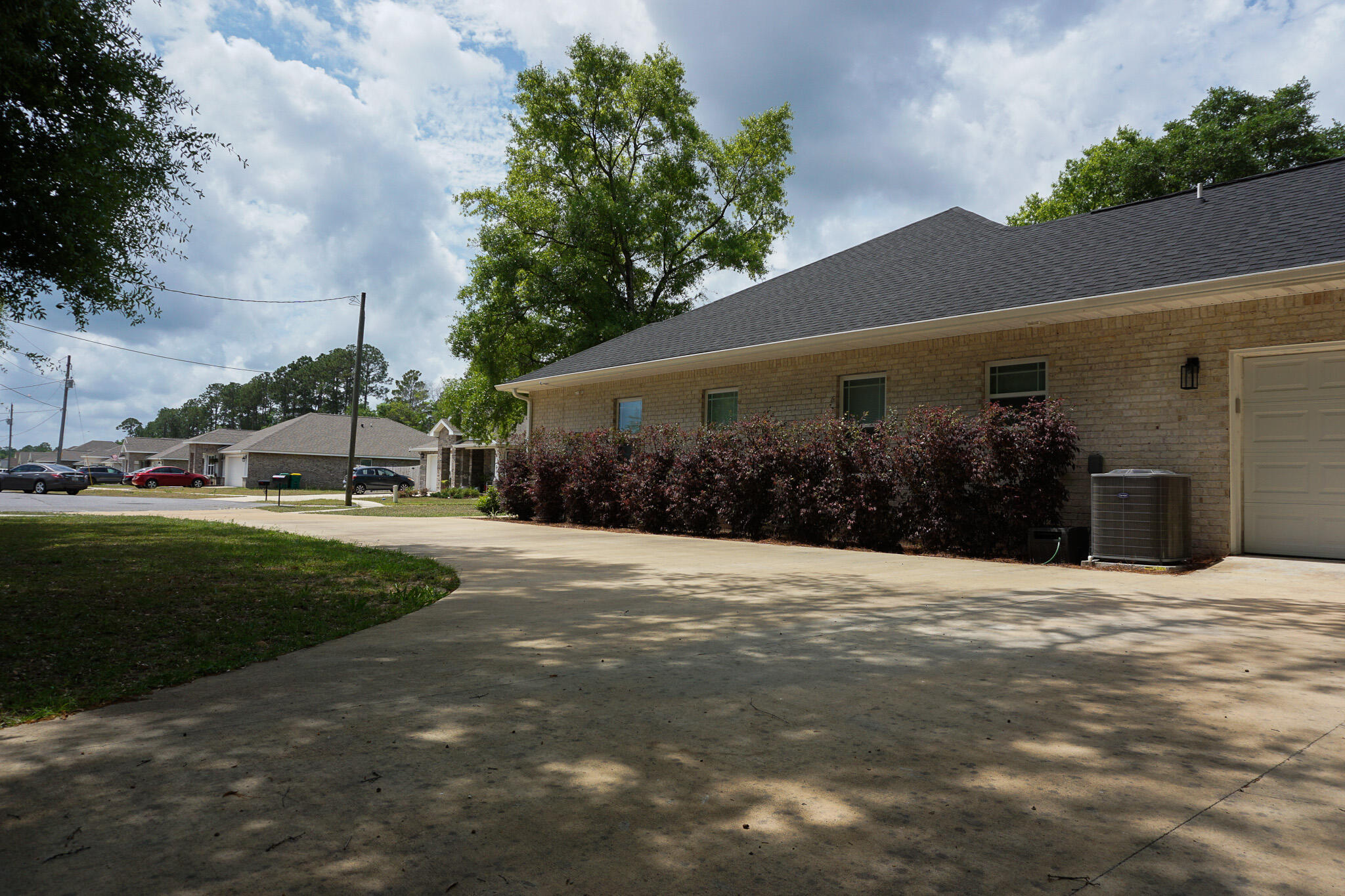 5464 Jenee Court Crestview, FL 32539 - Photo 5 of 63 Oversized Driveway