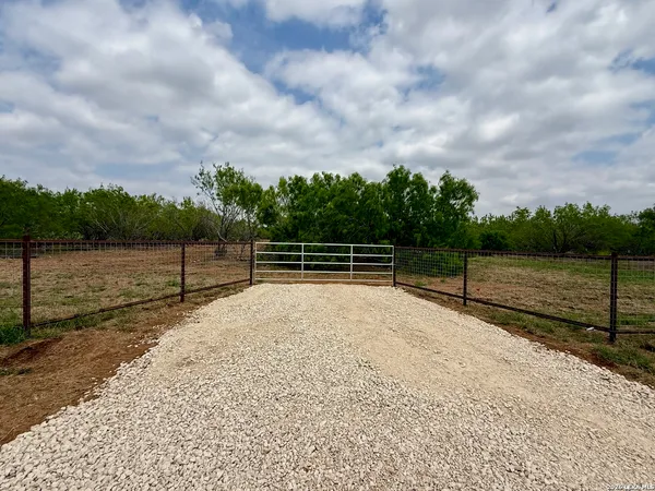 $55,000 | 2315 County Road 332, Charlotte, TX 78011