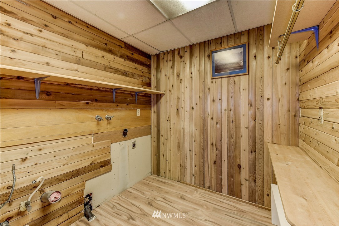 1922 Beacon Way Southeast Renton, WA 98058 - Photo 18 of 25