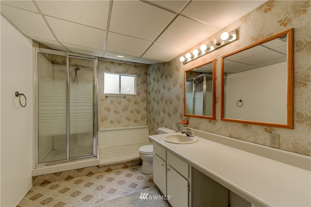 1922 Beacon Way Southeast Renton, WA 98058 - Photo 21 of 25