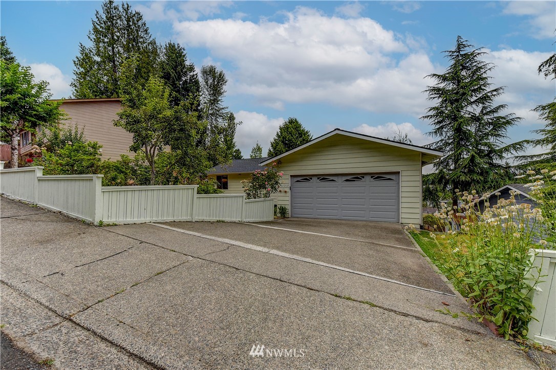 1922 Beacon Way Southeast Renton, WA 98058 - Photo 25 of 25