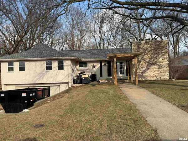 $270,500 | 200 Campanile Drive, East Peoria, IL 61611