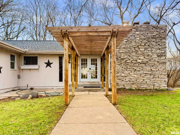 $260,500 | 200 Campanile Drive, East Peoria, IL 61611