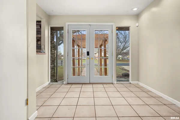 $260,500 | 200 Campanile Drive, East Peoria, IL 61611