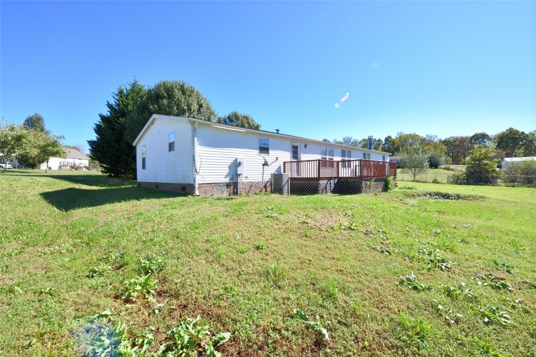 103 Cloverdale Road Seneca, SC 29678 - Photo 32 of 37 Gallery Image 32