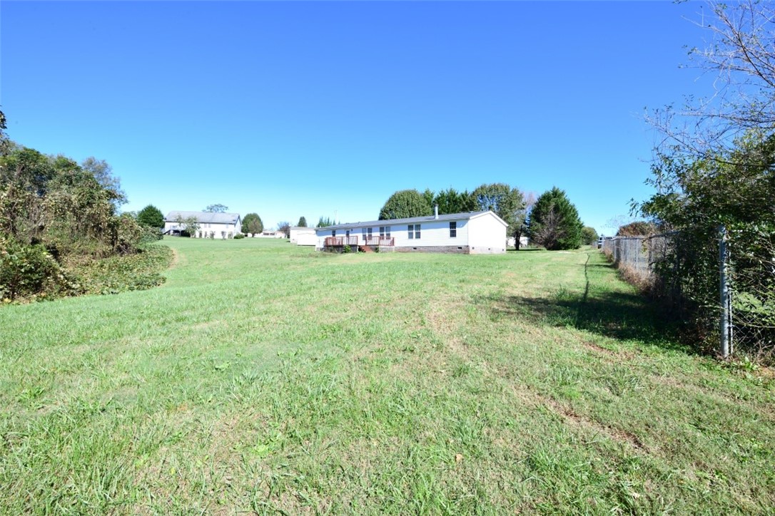 103 Cloverdale Road Seneca, SC 29678 - Photo 34 of 37 Gallery Image 34