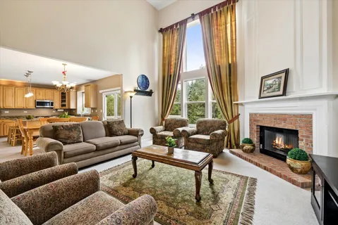 $699,000 | 8 Orchid Court, Streamwood, IL 60107