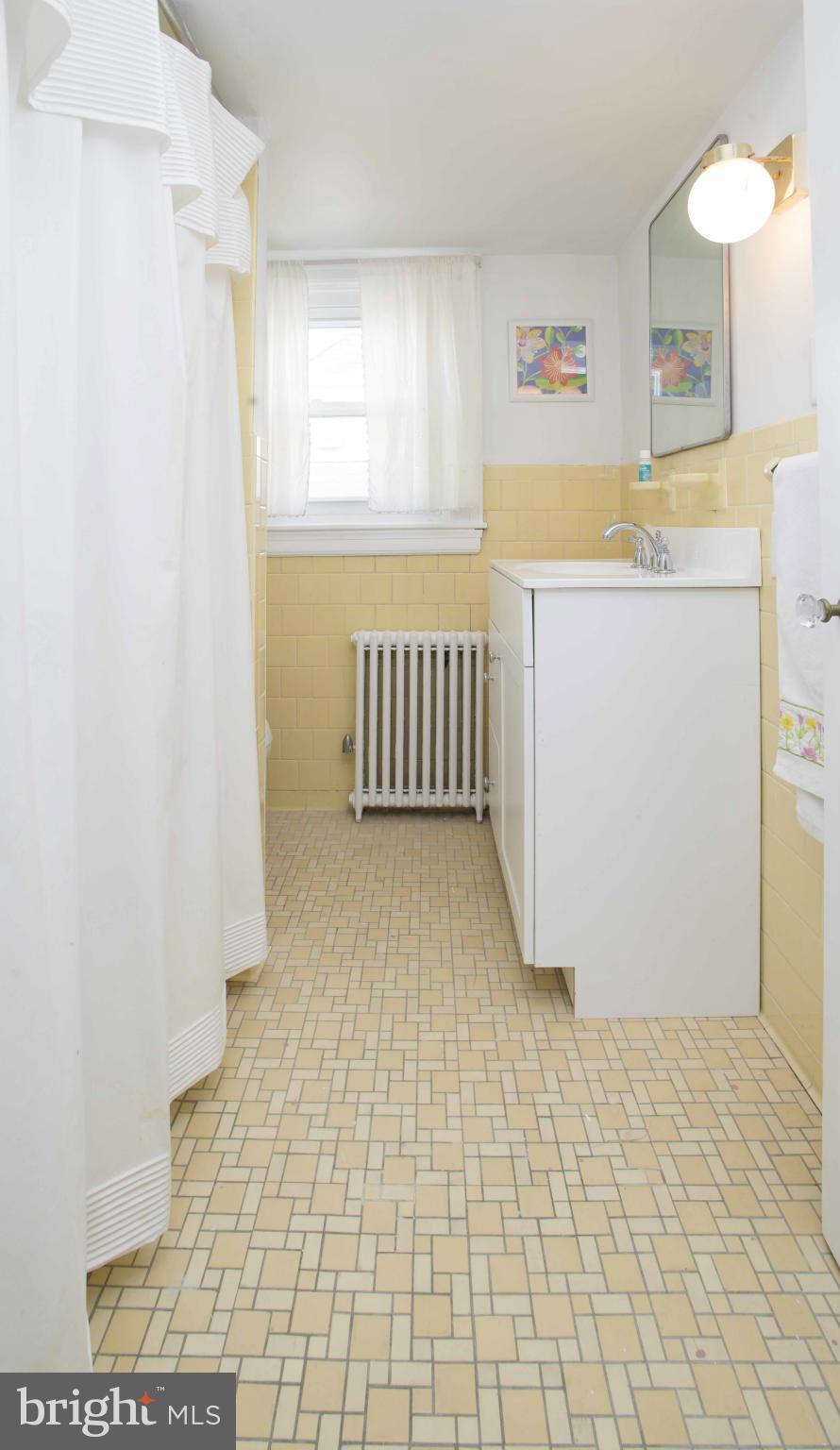 3929 Cloverhill Road Baltimore, MD 21218 - Photo 22 of 29 Bath