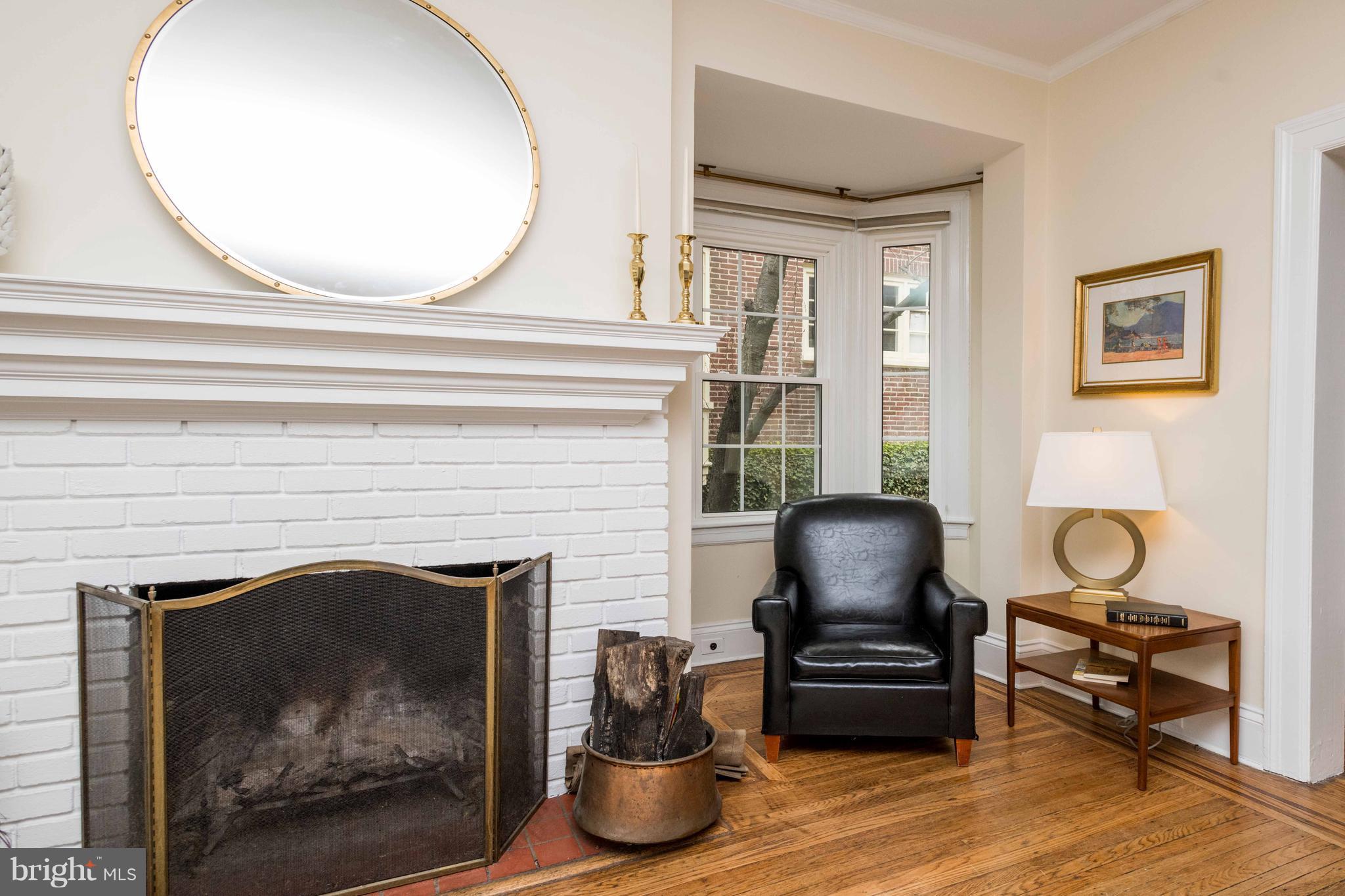 3929 Cloverhill Road Baltimore, MD 21218 - Photo 5 of 29 Living Room