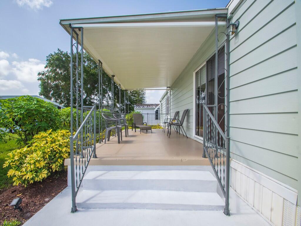 174 Northeast Emerald Drive Jensen Beach, FL 34957 - Photo 6 of 38 Image00001
