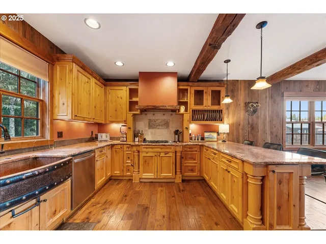 $1,995,000 | 30930 Tyrolean Lane, Government Camp, OR 97028