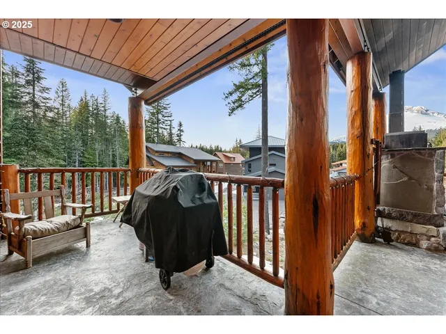 $1,995,000 | 30930 Tyrolean Lane, Government Camp, OR 97028