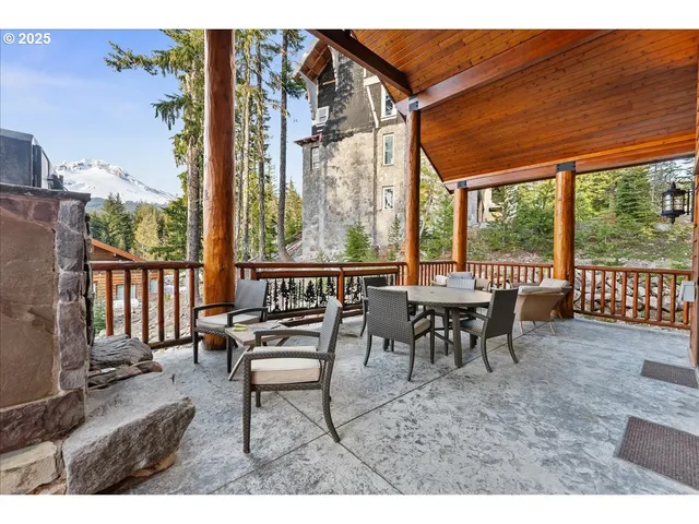 $1,995,000 | 30930 Tyrolean Lane, Government Camp, OR 97028