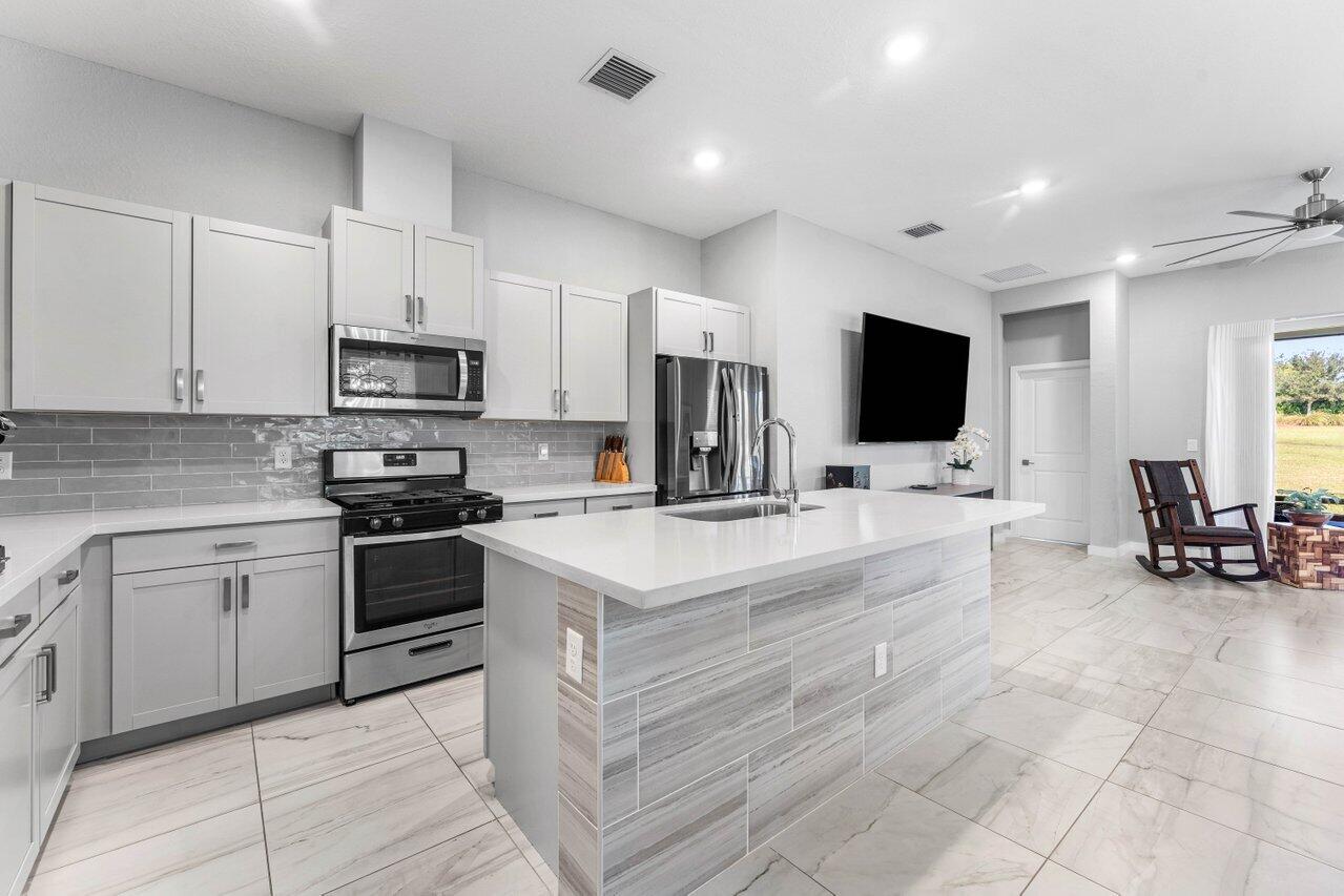 19743 Weathervane Way Loxahatchee, FL 33470 - Photo 9 of 70 009-19743WeathervaneWay-Loxahatchee-FL-3