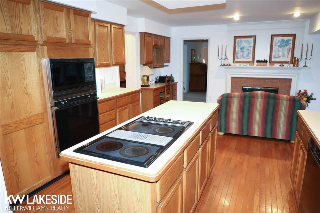 3364 West York Court Rochester, MI 48306 - Photo 7 of 42 31366706-6.JPG
