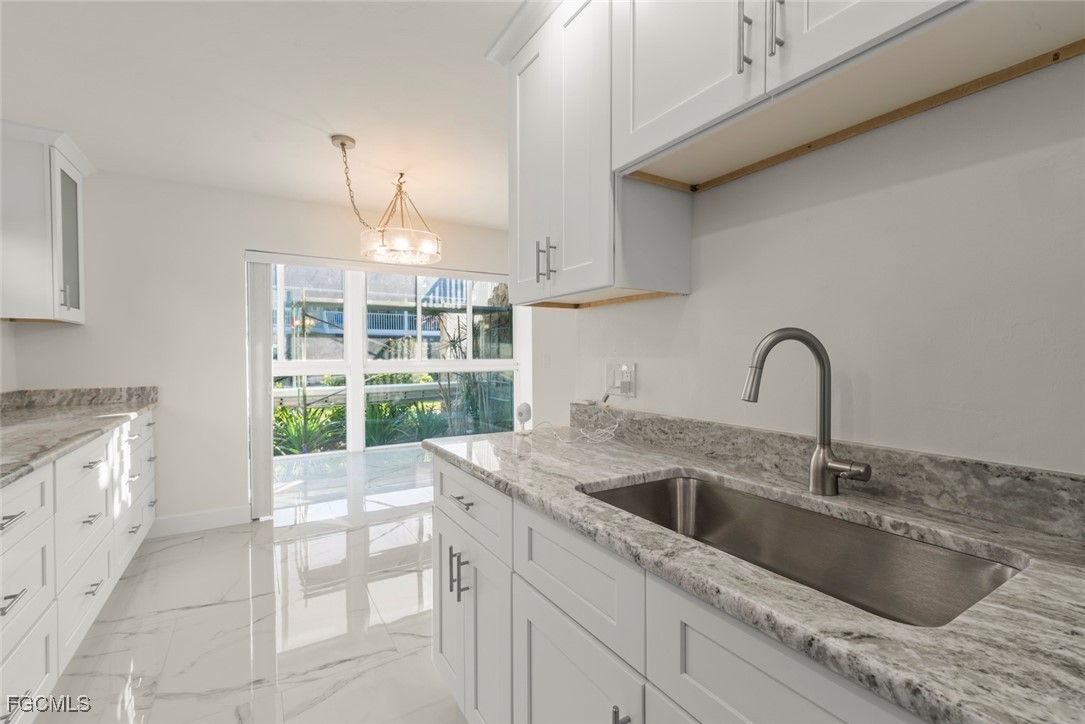 561 Periwinkle Way, Unit E4 Sanibel, FL 33957 - Photo 10 of 32