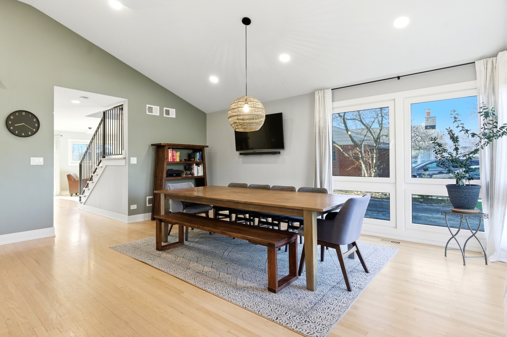 334 Huntington Lane Elmhurst, IL 60126 - Photo 7 of 32