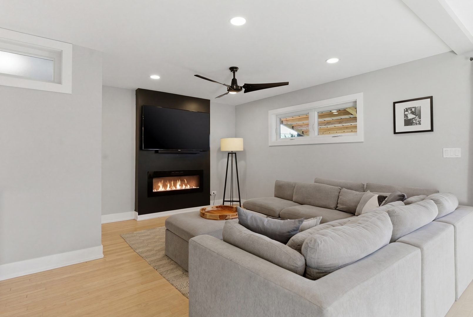 334 Huntington Lane Elmhurst, IL 60126 - Photo 8 of 32